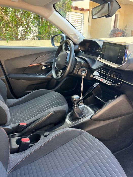 Peugeot 2008 1.2 PureTech – 2021 – Excelente Estado