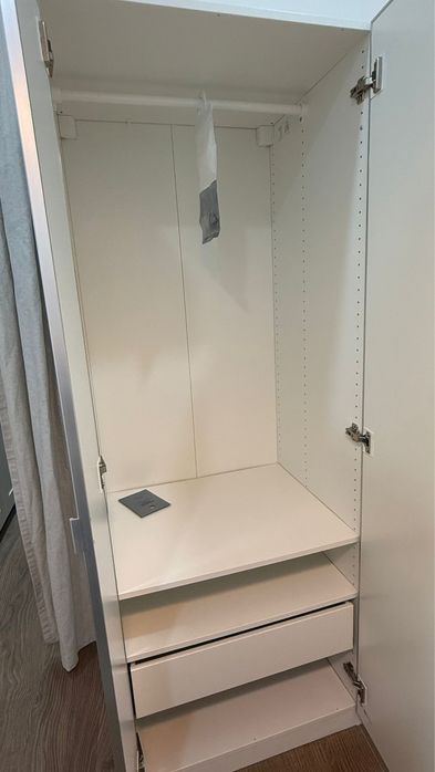 Roupeiro PAX com espelho - Como novo