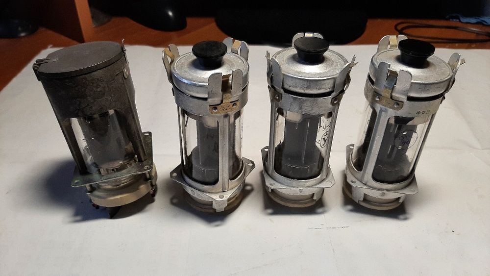 Радіолампи ГУ-50 з панелькою-стакан,єл.двигуни.