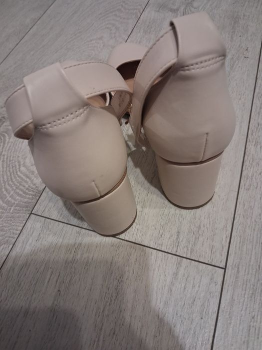 Buty damskie rozm.40