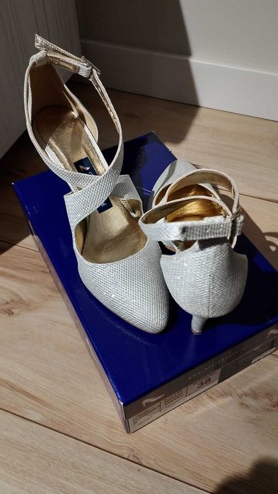 Nowe buty ślubne BiałyBucik