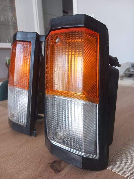 Kierunkowskazy pozycjokierunki fiat 125p  komplet