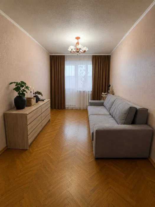 Продам 2 к кв на Салтівці метро с-т Клас ремонт ML