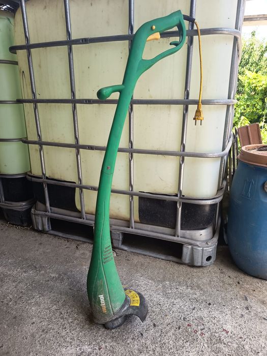 Aparador de relva elétrico