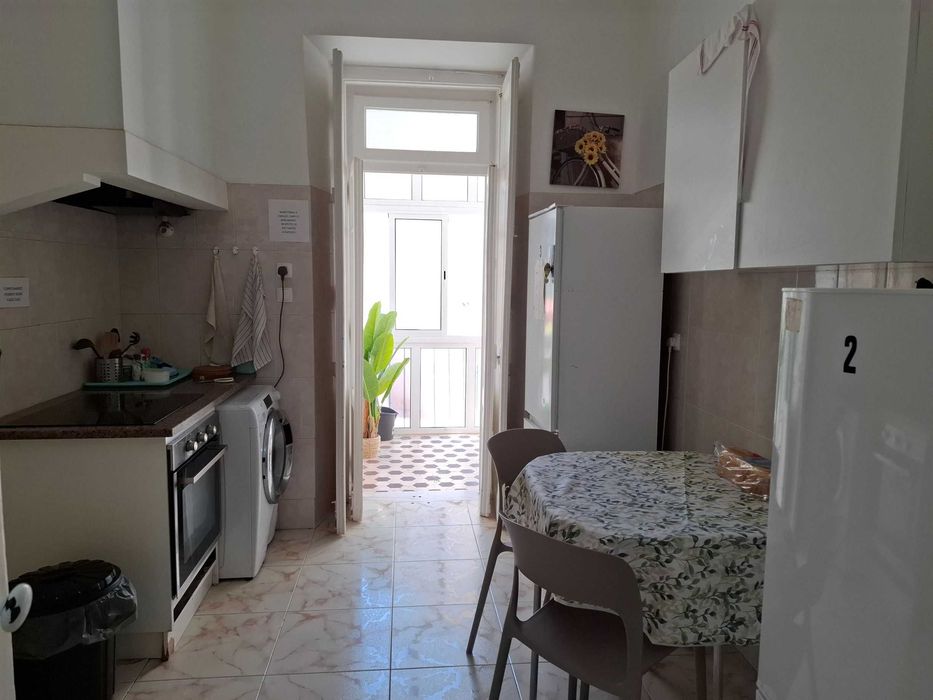 Quarto nas Avenidas novas - Entrada a 1 Agosto