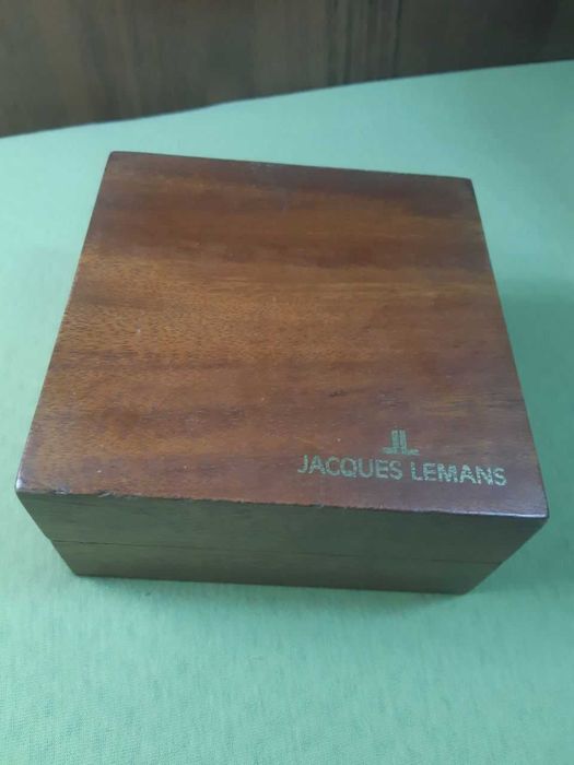 Годинник кварцовий Jacgues Lemans