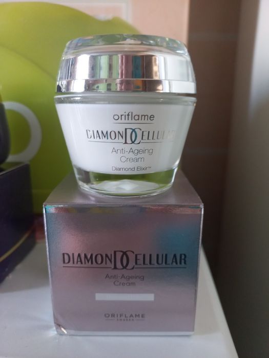 Пiдтягуючий крем капсули для обличчя Royal Velvet 40+ Oriflame Орифлей