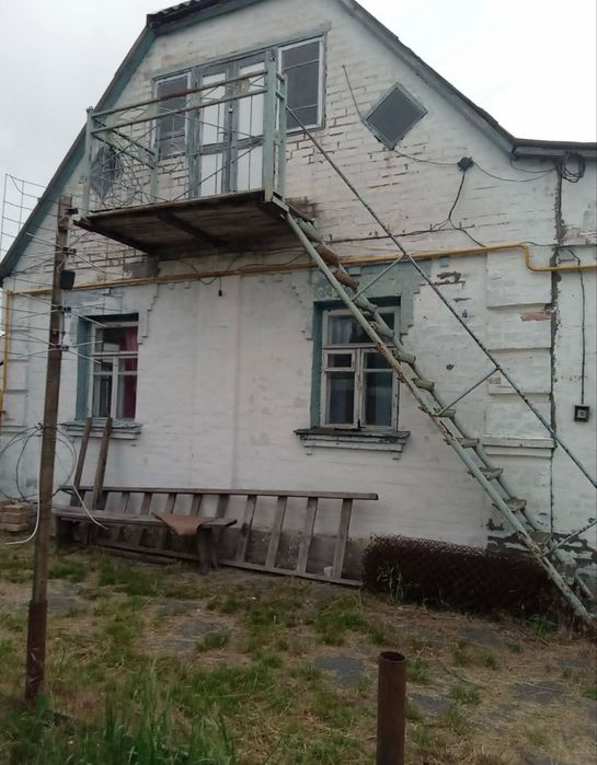 Будинок під Києвом