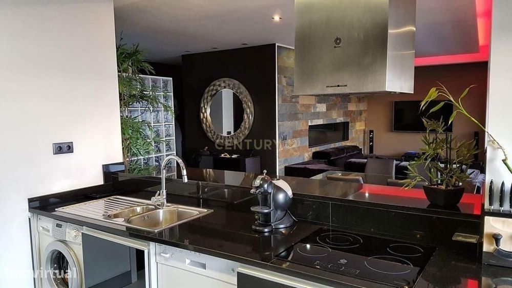 Apartamento T1+2 na 1ª linha de mar da Póvoa de Varzim — Póvoa De Varzim, Beiriz E Argivai, Porto