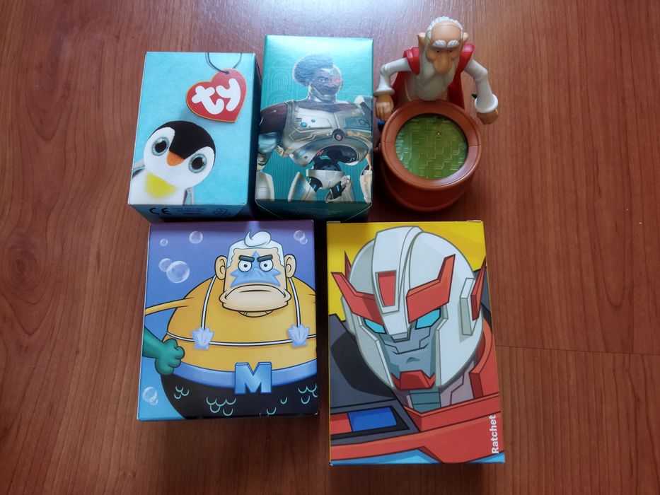 Bonecos mario novos , porta chaves demon Slayer bonecos variados