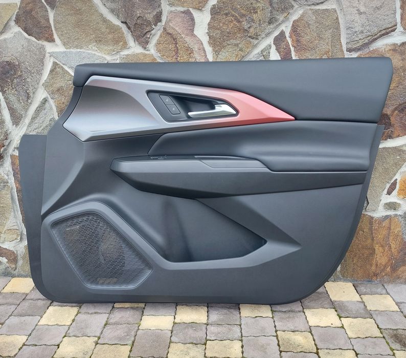 Карта двері Chevrolet equinox EV RS USA 2024-2025 права передня.