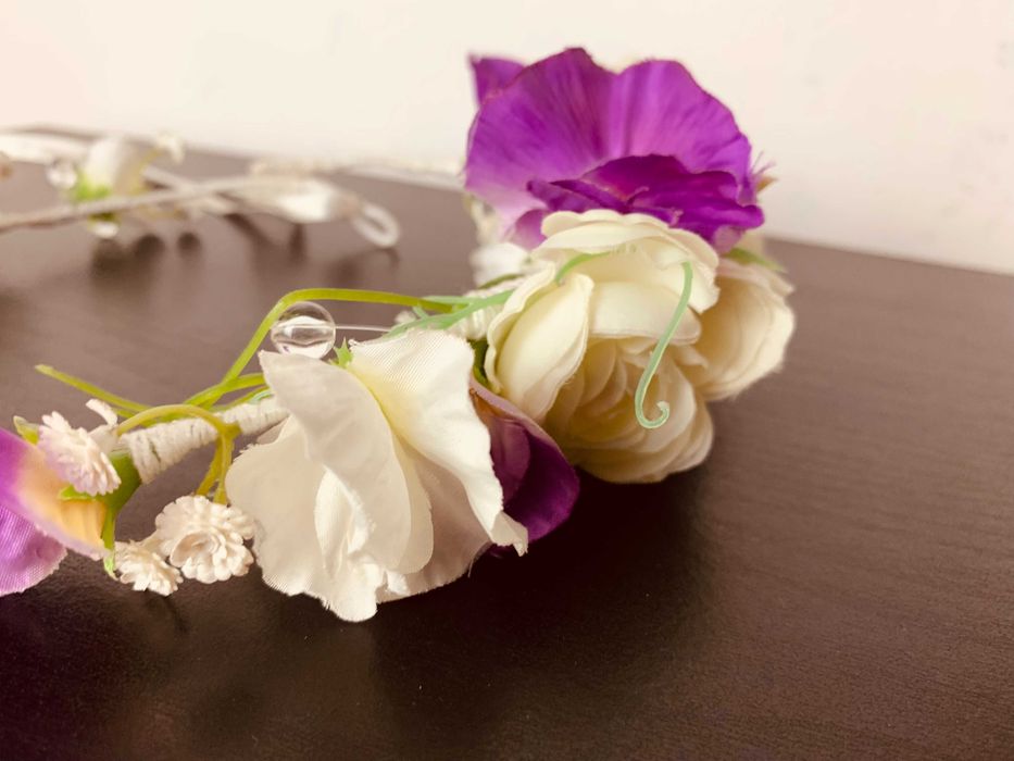 nowy wianek kwiatowy fiolet biel ozdoba włosów boho festiwal ślub hit
