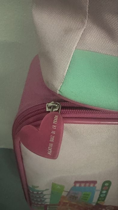 Trolley cabine menina