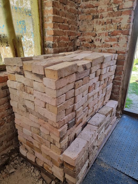 Цегла вогнетривка Нова