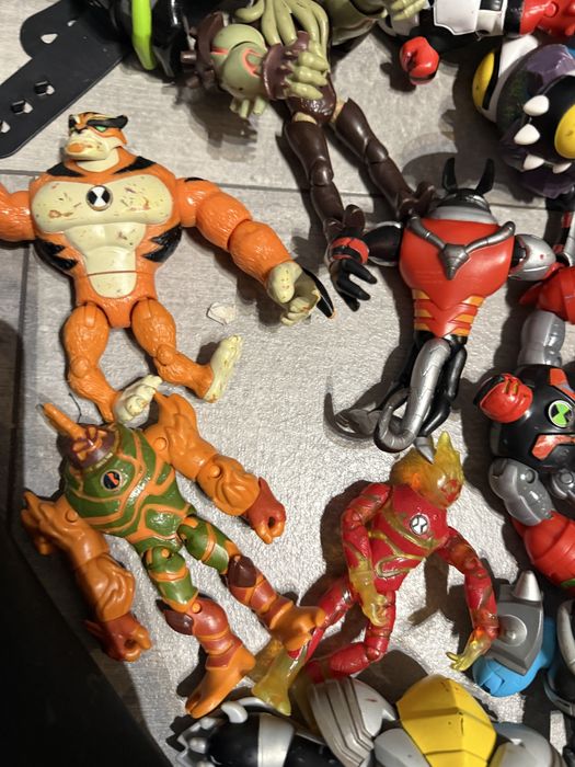 Zestaw zabawek Ben10 duzy zestaw  figurki zabawki