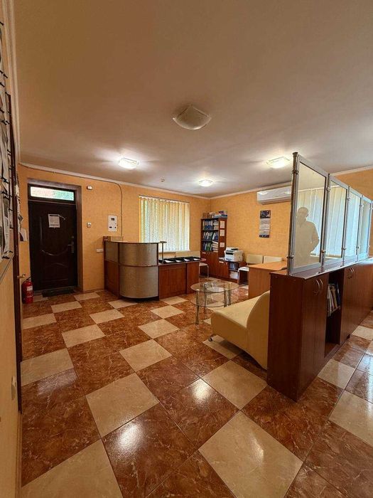 Оренда приміщення з меблями