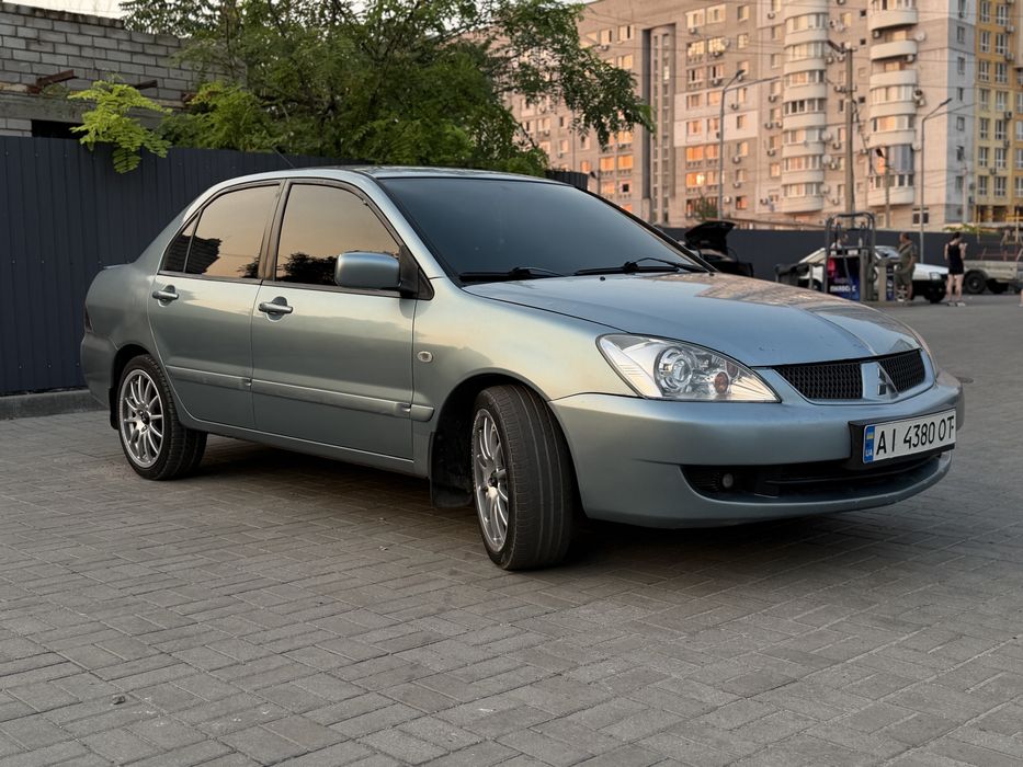 В продажу мітсубісі ланцер 9