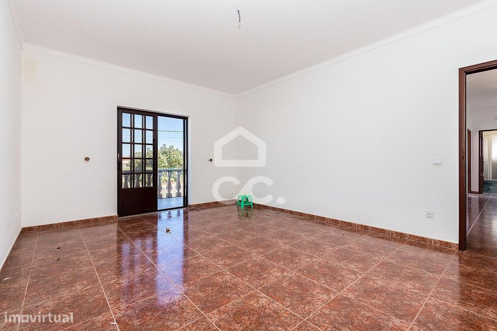 Moradia T3 Isolada inserida num lote de 720 m² em Vendas Novas, Évora