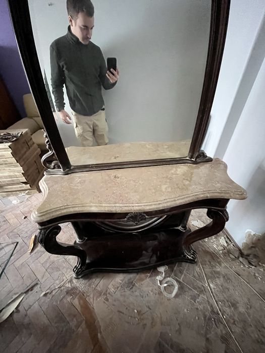 Aparador com espelho