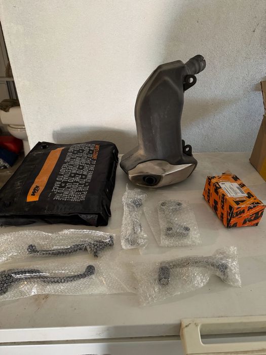 KTM Duke 125 (um só dono)
