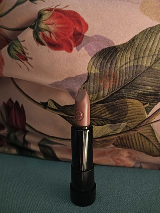 Essence Long Lasting Pomadki do ust