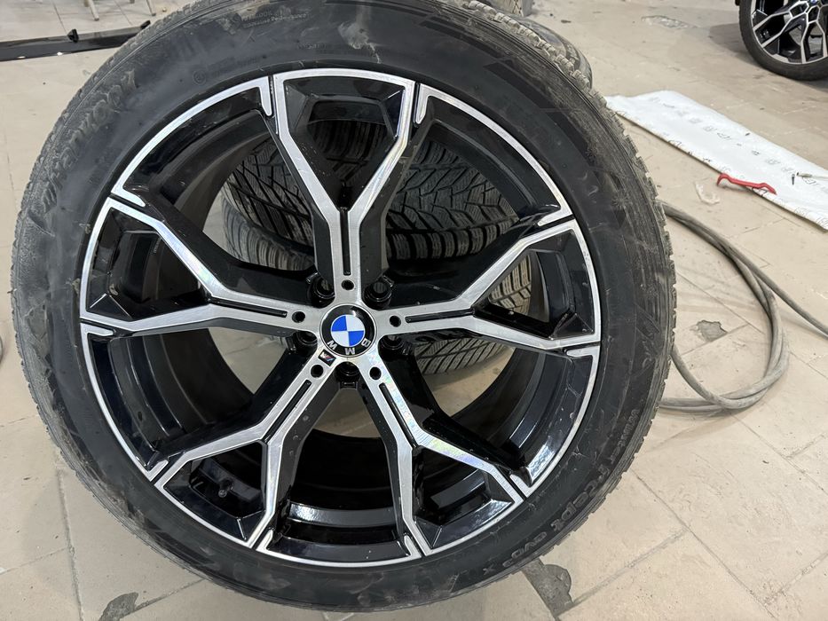 продам комплект дисків з резиною на BMW X5