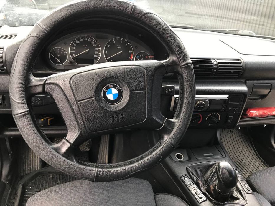 BMW 3 1995 року