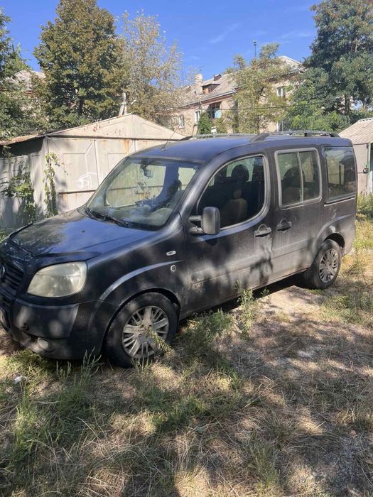 Автомобиль Fiat Doblo
