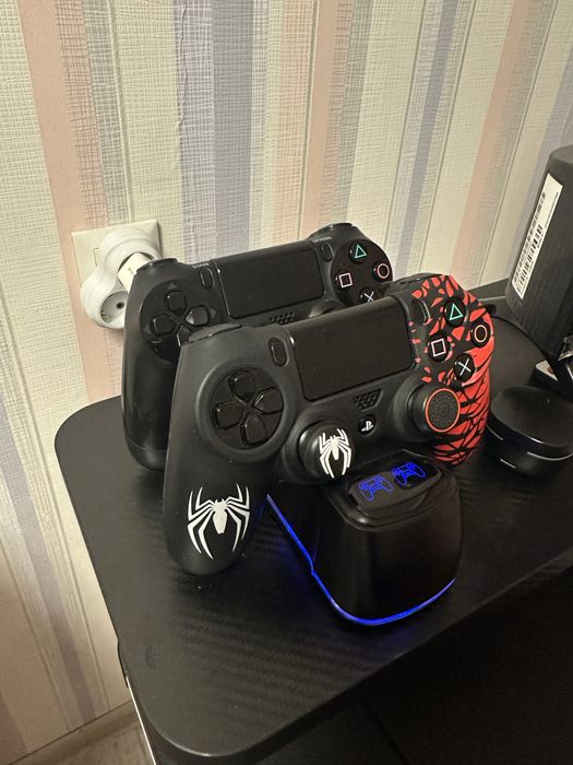 Playstation 4 Fat 500GB + 2 Контроллера + 5 Игр