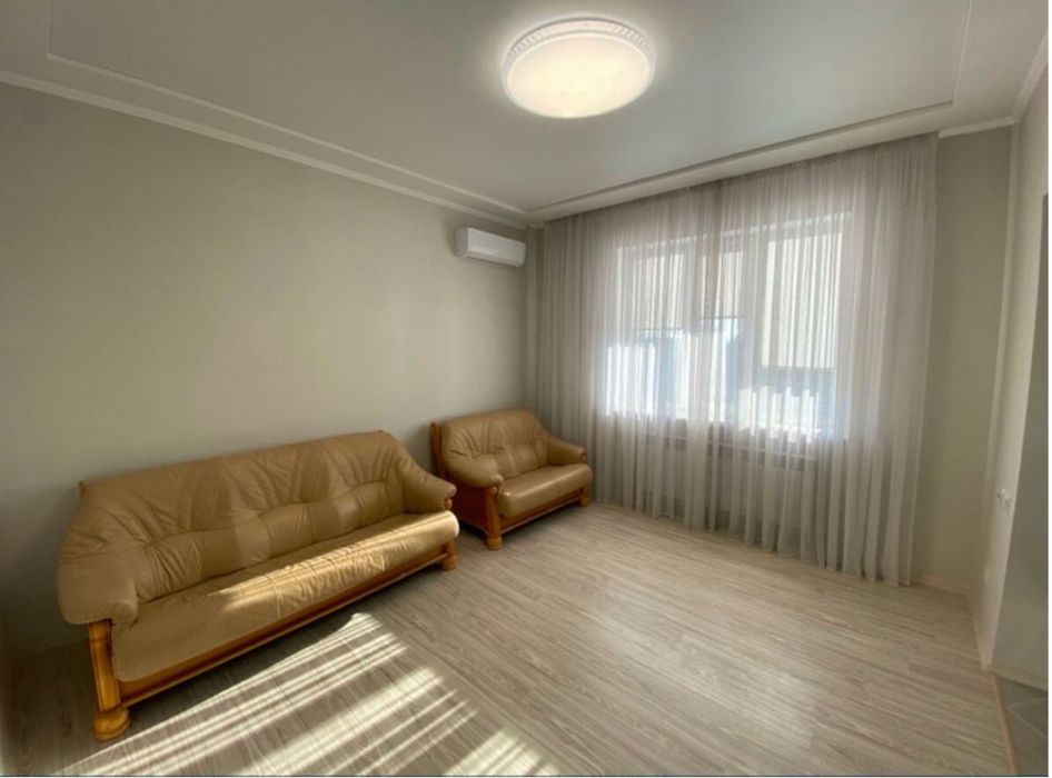 Первая сдача шикарной 2к/квартиры  Сталинки ,в районе ЖД - Вокзала !