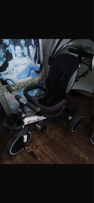 Триколісна каляска