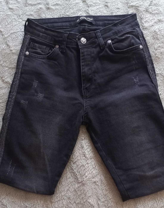 Джинсы на девушку