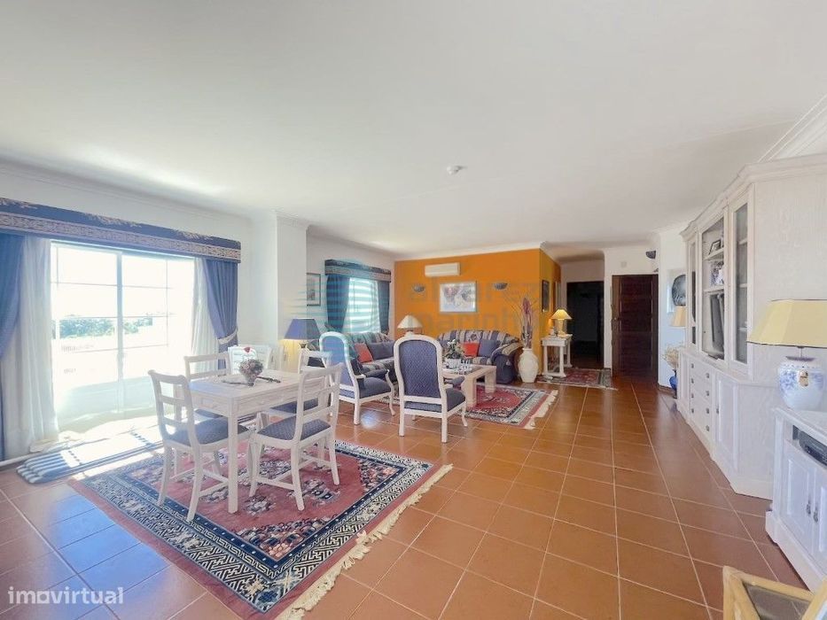 Penthouse 4 assoalhadas com uma área de 232m2, terraço 107m2, Vau, ...