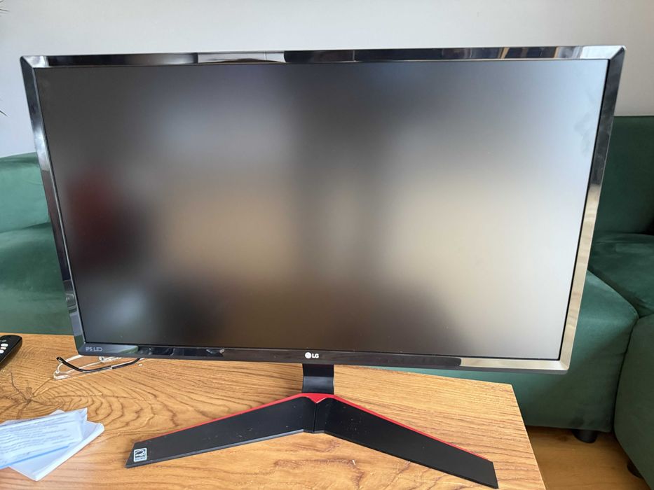 Zestaw komputer AMD R5 16GB RAM Win11 + monitor LG