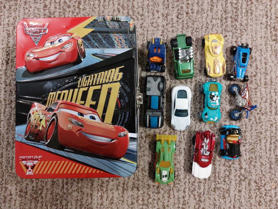 Набір машинок Hot Wheels 11шт + Бокс для зберігання