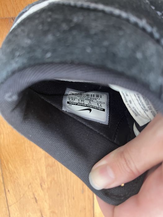 Ténis Nike com salto alto