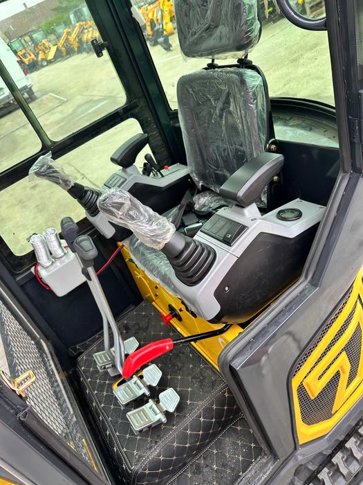 NOWA minikoparka Interbauer MKT12 1200kg RAMIĘ SKRĘTNE JOYSTICK'i