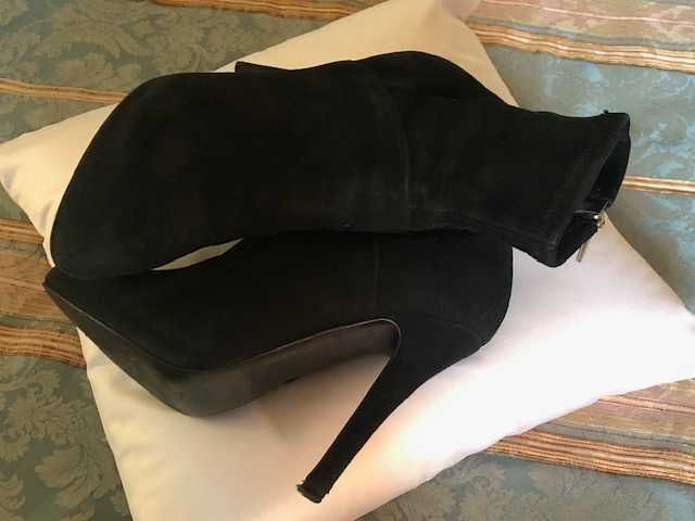 Bota senhora camurça preta marca de luxo Karen Millen
