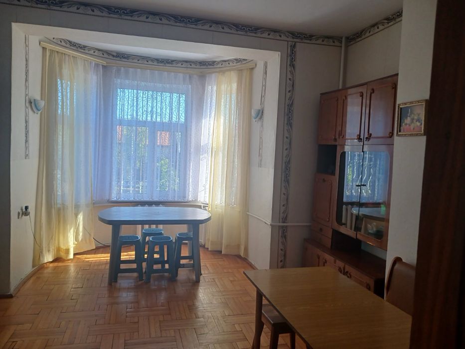 Здам дім з басейном. Санжійка.