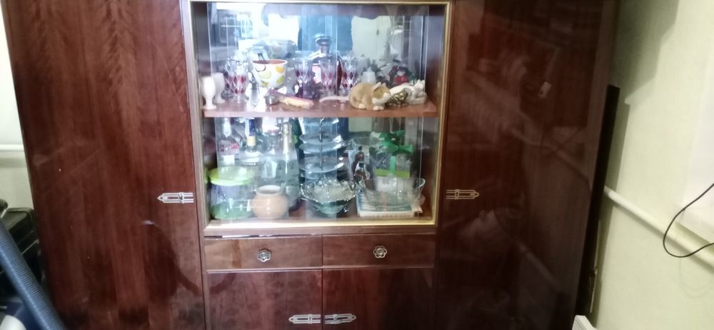 Продам мебель (гарнитур).