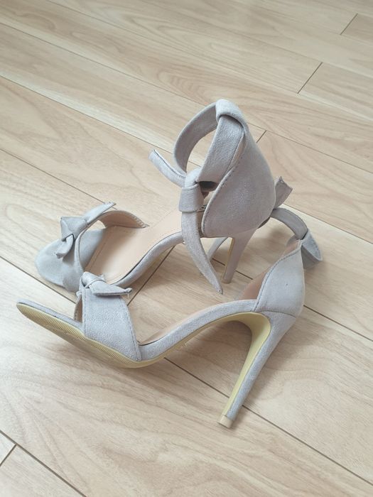 Szare szpileczki 38 VICES jak nowe.