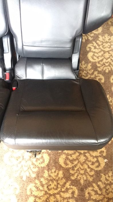 Задній ряд сидіннь Мітсубісі Паджеро Вагон Mitsubishi Pajero Wagon