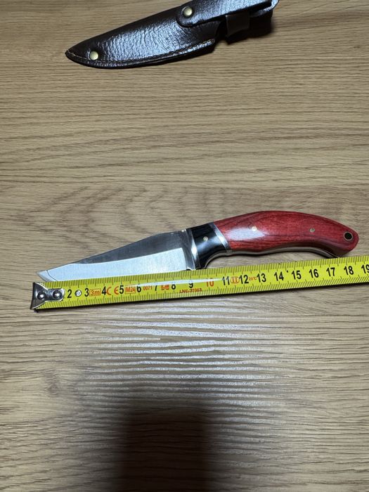Nóż stal nierdzewna z etui