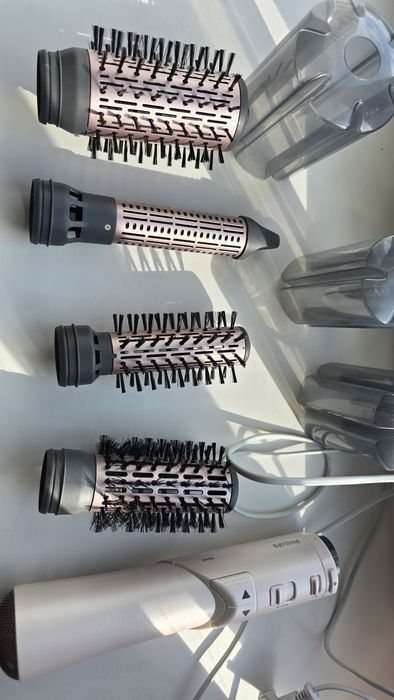 Продам фен-щетка Philips