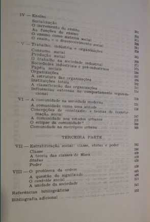 Introdução à Sociologia - Peter Worsley