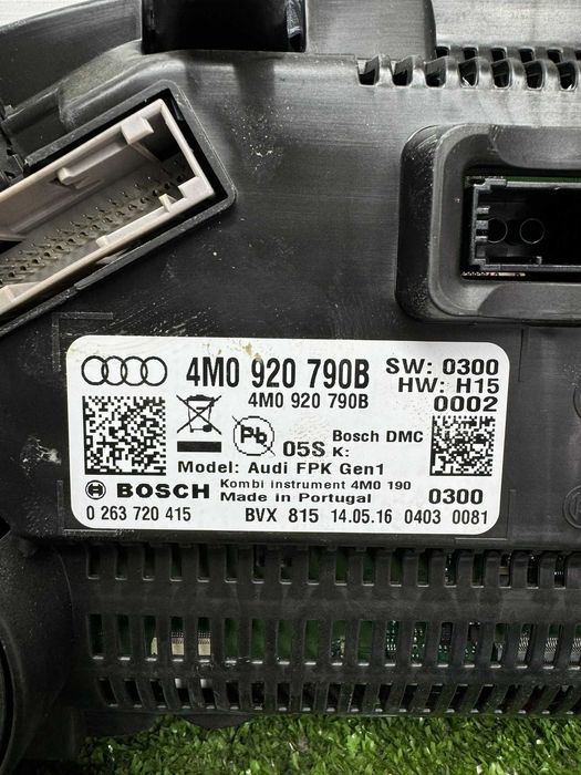 LED приборка Audi Q7 4M панель приладів лед віртуальна Virtual Cockpit