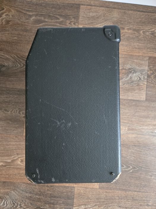 Комбопідсилювач YAMAHA F-20