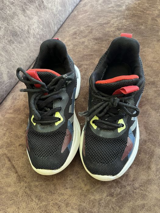 Легенькі кросовки 29 розмір