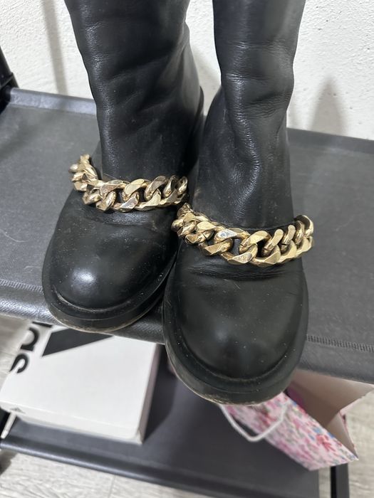Сапоги с цепочкой