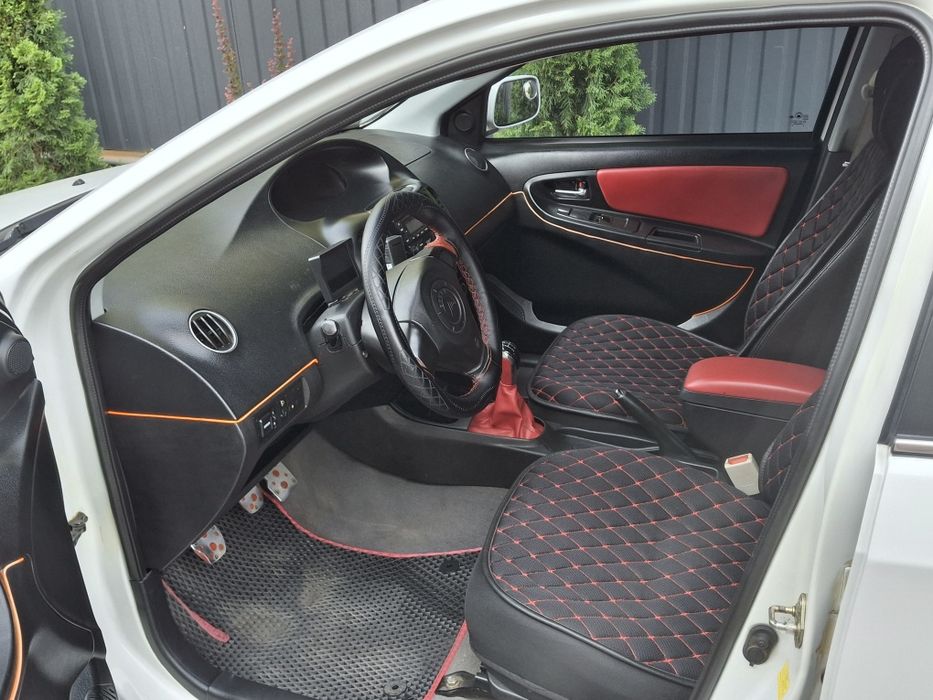 Geely  mk cross 1.5
